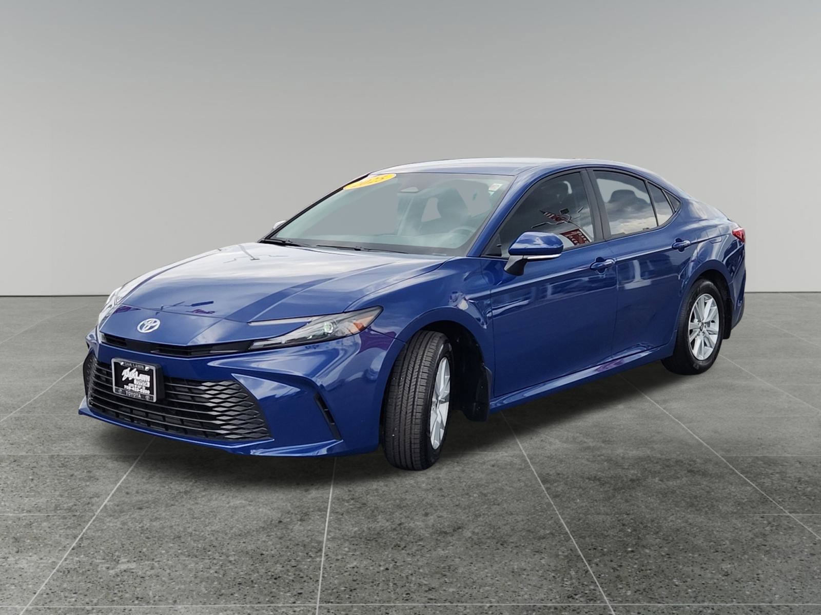 2025 Toyota Camry LE photo 3