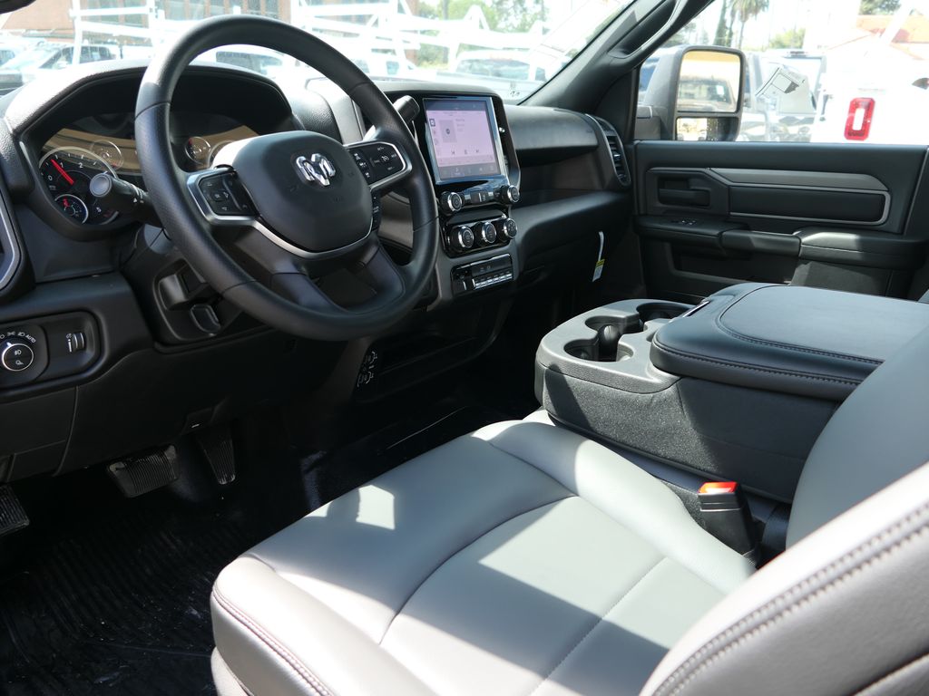 2026 Ram 3500 Tradesman photo 8