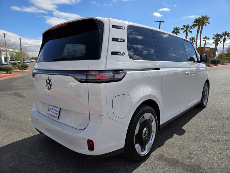 2025 Volkswagen ID. Buzz Pro S photo 4