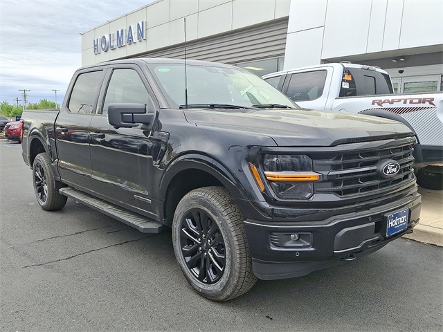 2025 Ford F-150 XLT photo 2