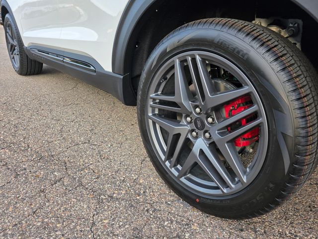 2025 Ford Explorer ST photo 43