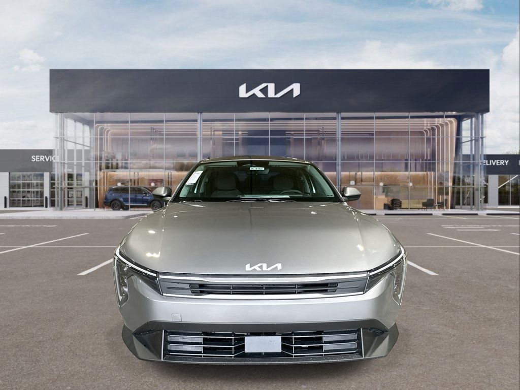 2025 Kia K4 LXS photo 3