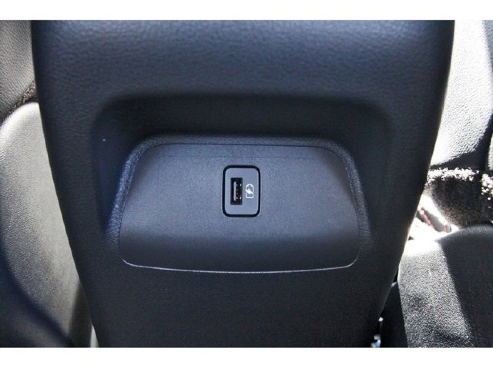 2025 Nissan Sentra SR White at Robbins Nissan