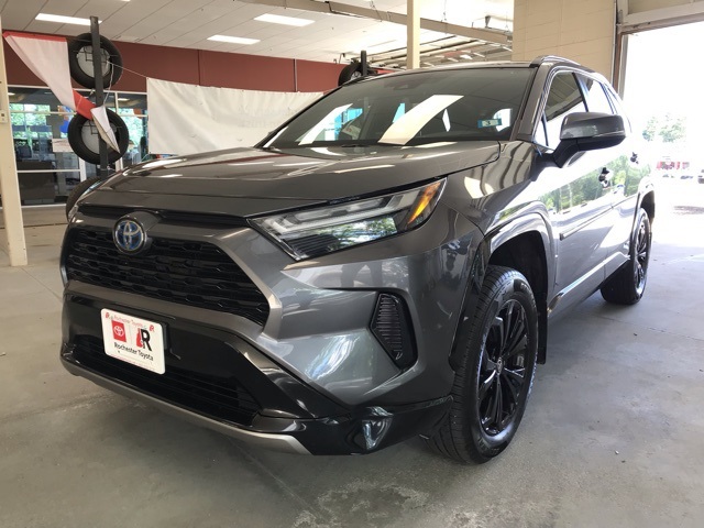 2022 Toyota RAV4 Hybrid SE photo 8