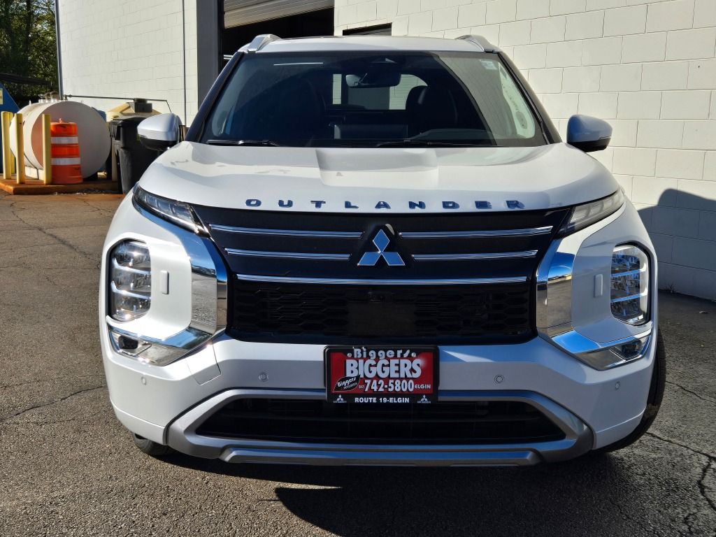 2025 Mitsubishi Outlander SEL photo 2