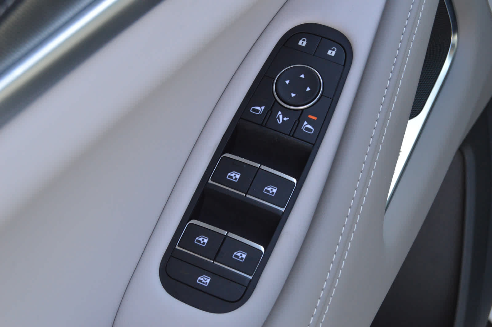 2026 Infiniti QX60 Luxe photo 15