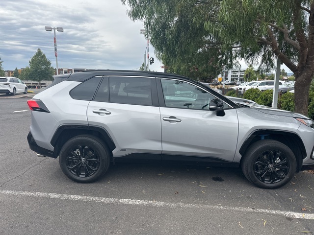 2022 Toyota RAV4 Hybrid XSE photo 2