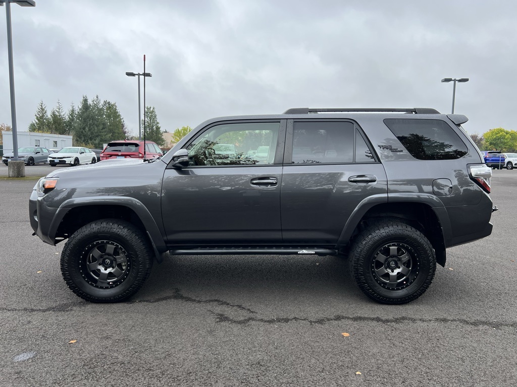 2019 Toyota 4Runner TRD Off-Road Premium photo 4