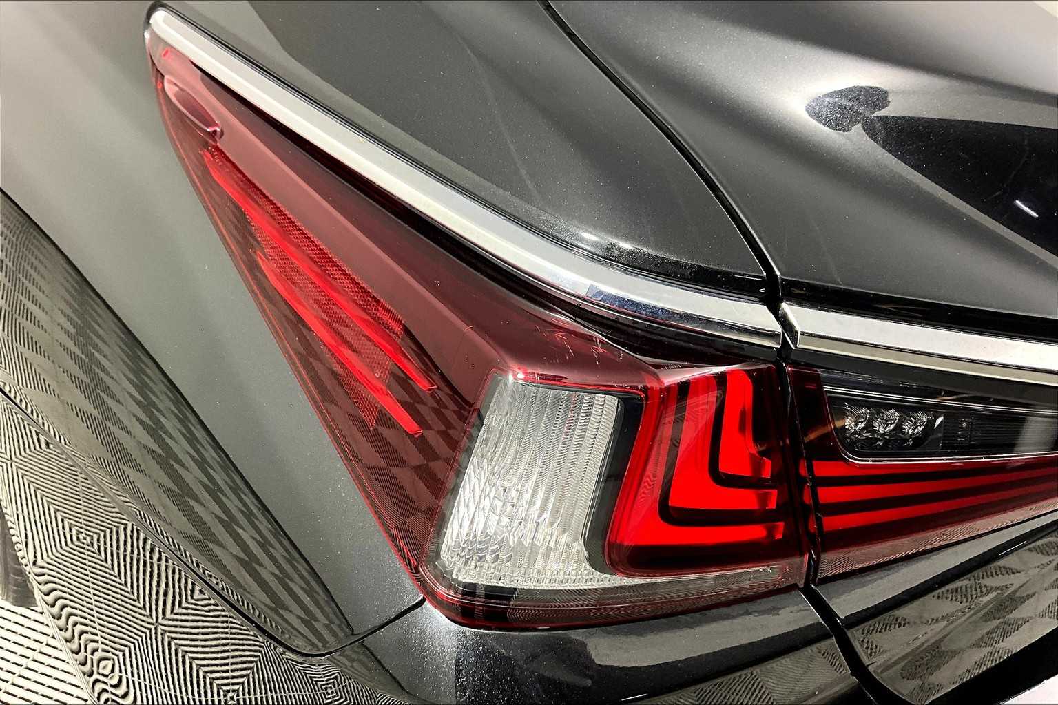 2023 Lexus ES Premium photo 26