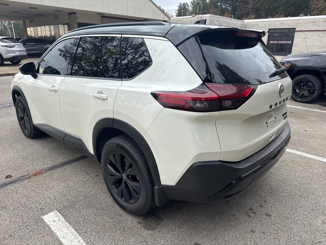 2023 Nissan Rogue SV photo 3