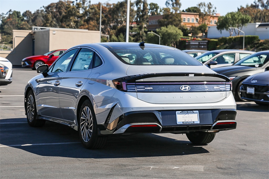 2025 Hyundai Sonata Hybrid Limited photo 4