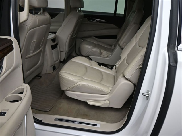 2017 Cadillac Escalade ESV Luxury photo 16