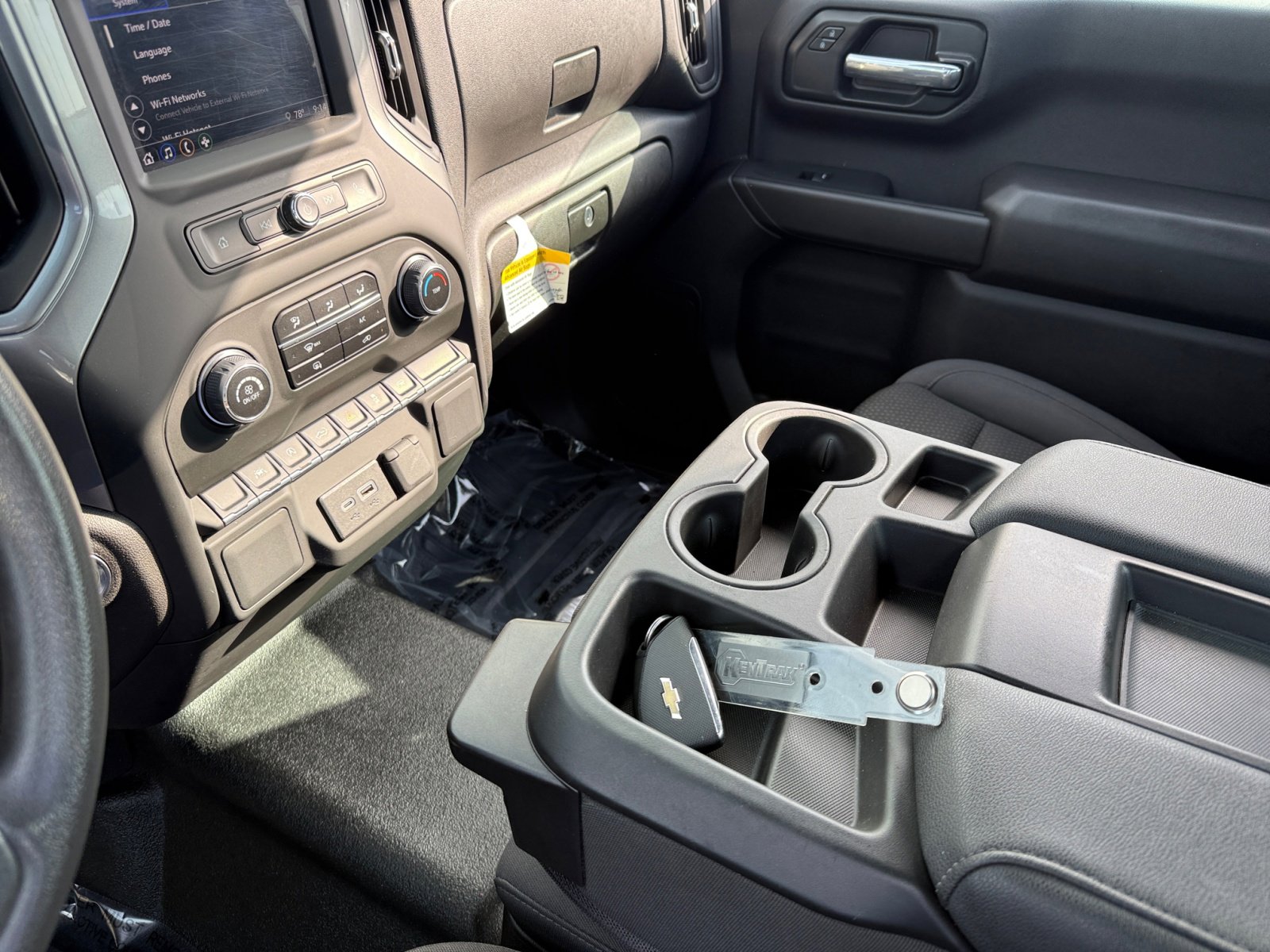 2024 Chevrolet Silverado 1500 photo 13