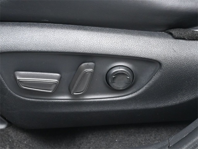 2021 Toyota RAV4 XLE Premium photo 15