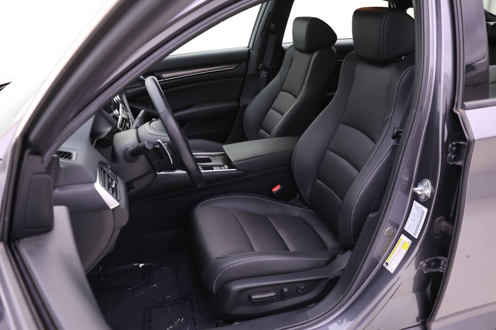 2020 Honda Accord Sport photo 3