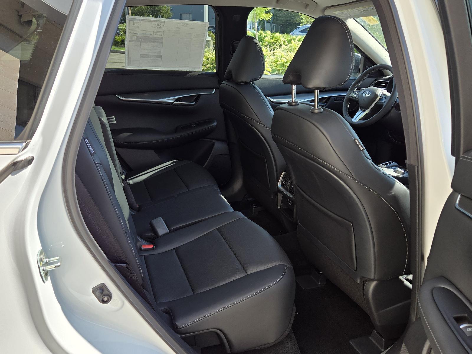 2025 Infiniti QX50 Luxe AWD photo 18