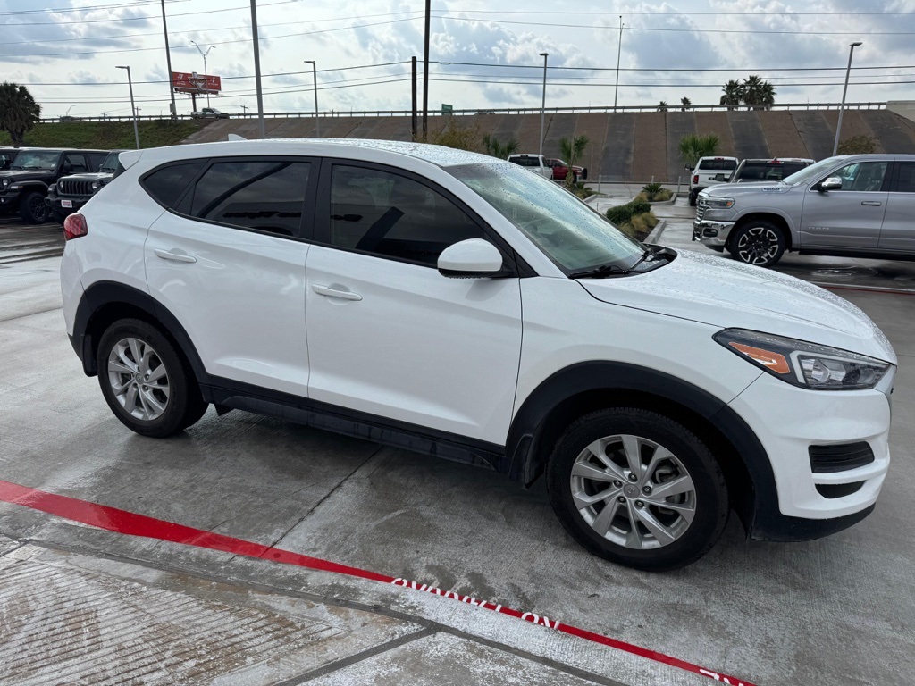 2021 Hyundai Tucson SE photo 2