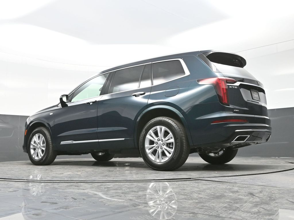 2025 Cadillac XT4 Luxury photo 25