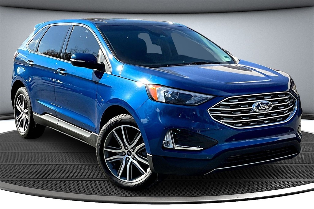 2022 Ford Edge Titanium's photo