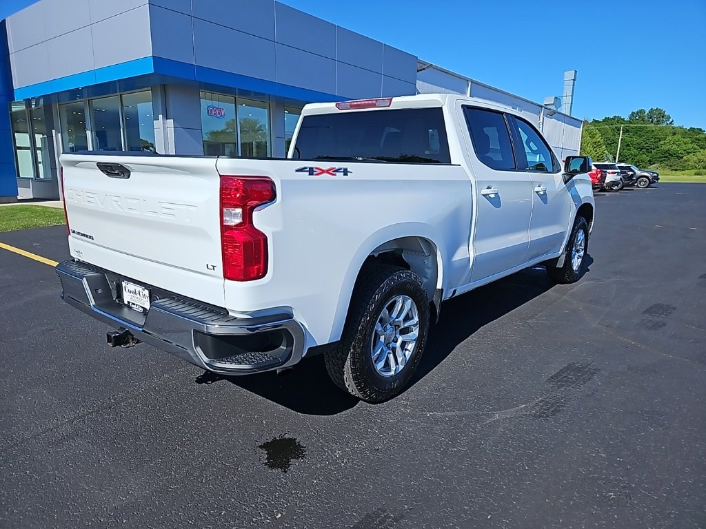 2022 Chevrolet Silverado 1500 LT photo 3