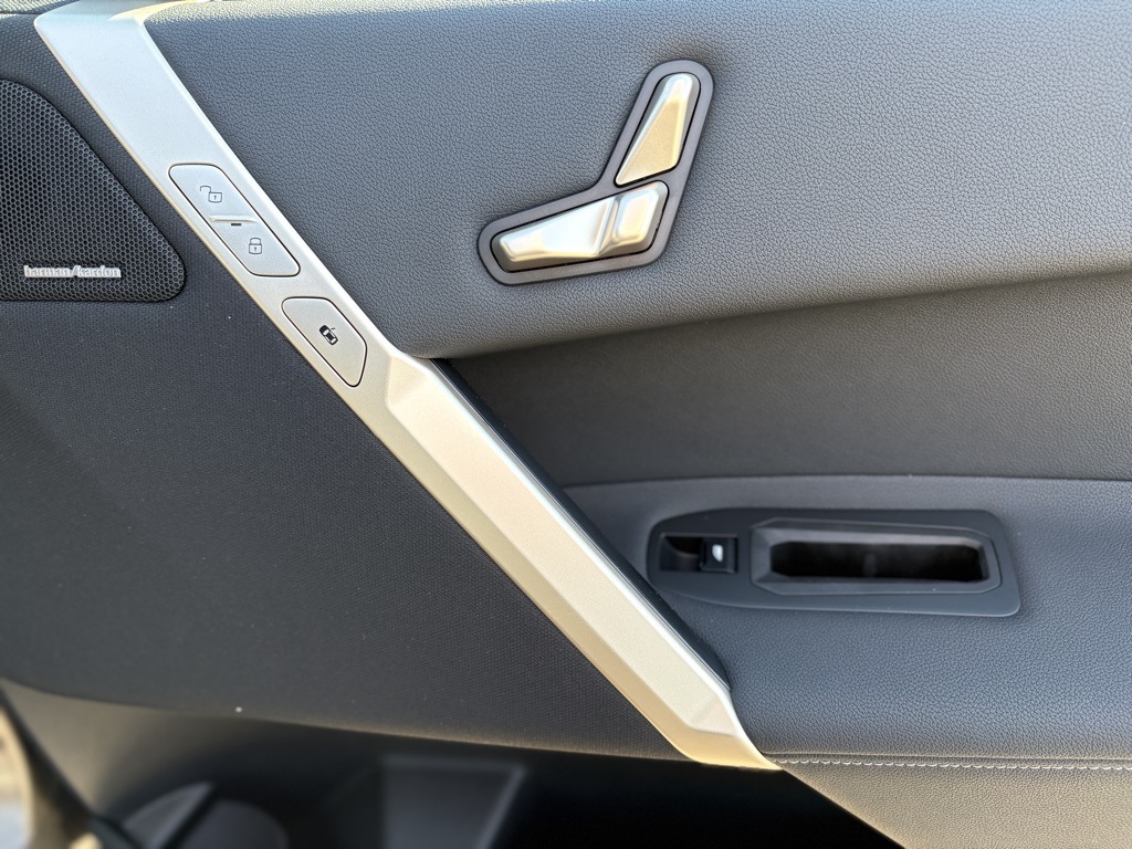 2025 Bmw iX photo 22
