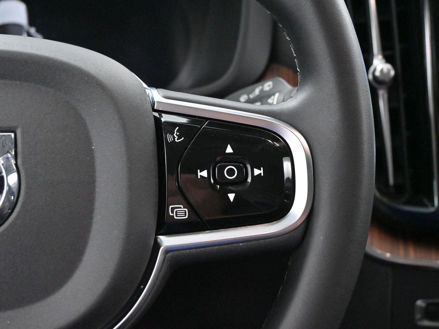 2024 Volvo XC60 Plus photo 18
