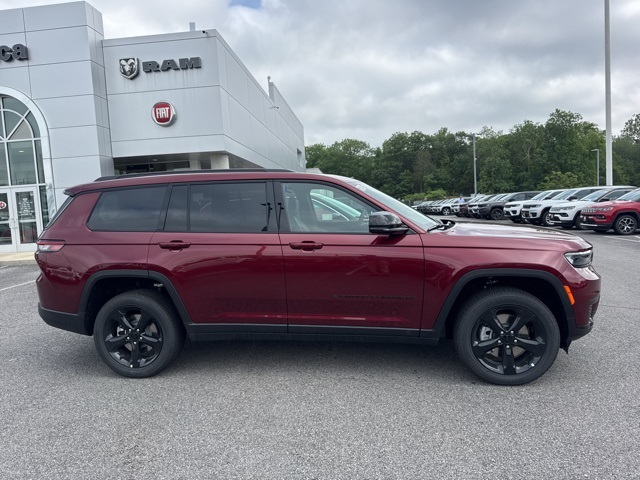2025 Jeep Grand Cherokee Altitude X photo 2