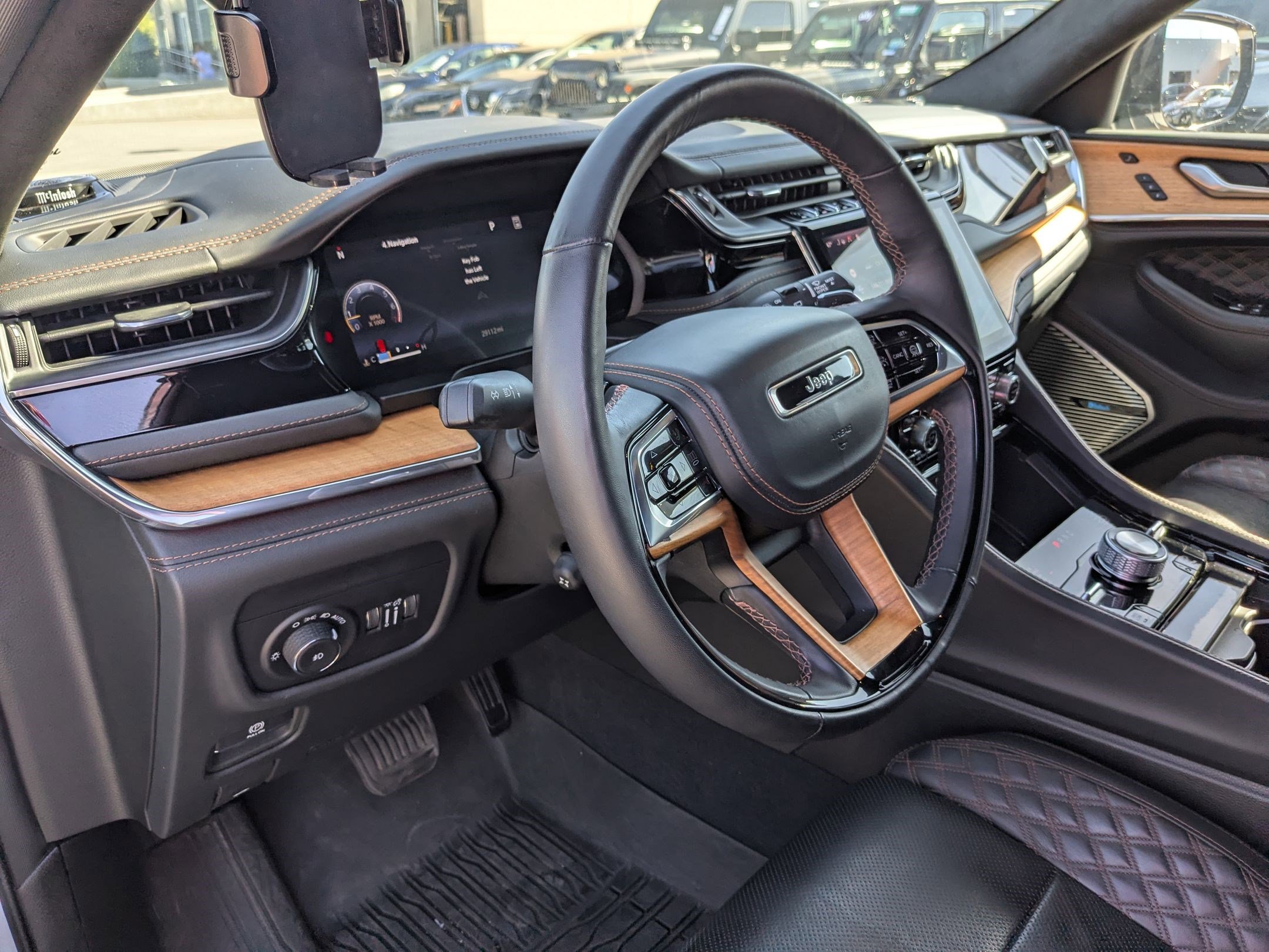 2023 Jeep Grand Cherokee L Summit Reserve photo 12