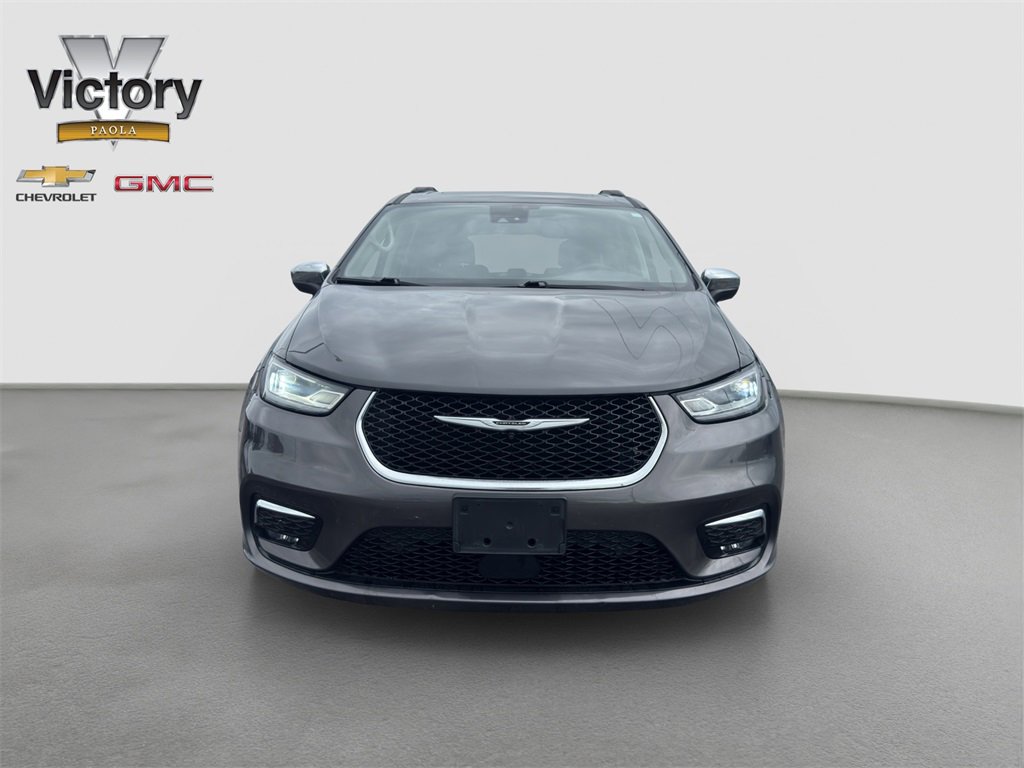 Used 2022 Chrysler Pacifica Limited with VIN 2C4RC1GG6NR175826 for sale in Kansas City