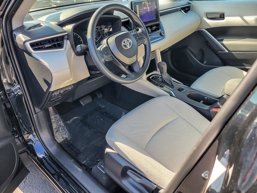 2025 TOYOTA COROLLA CROSS - Image 13