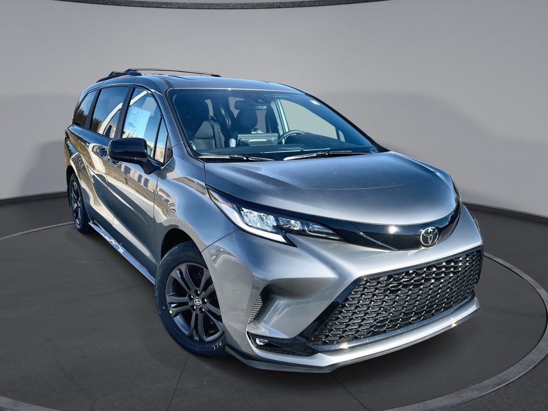 2026 Toyota Sienna XSE's photo