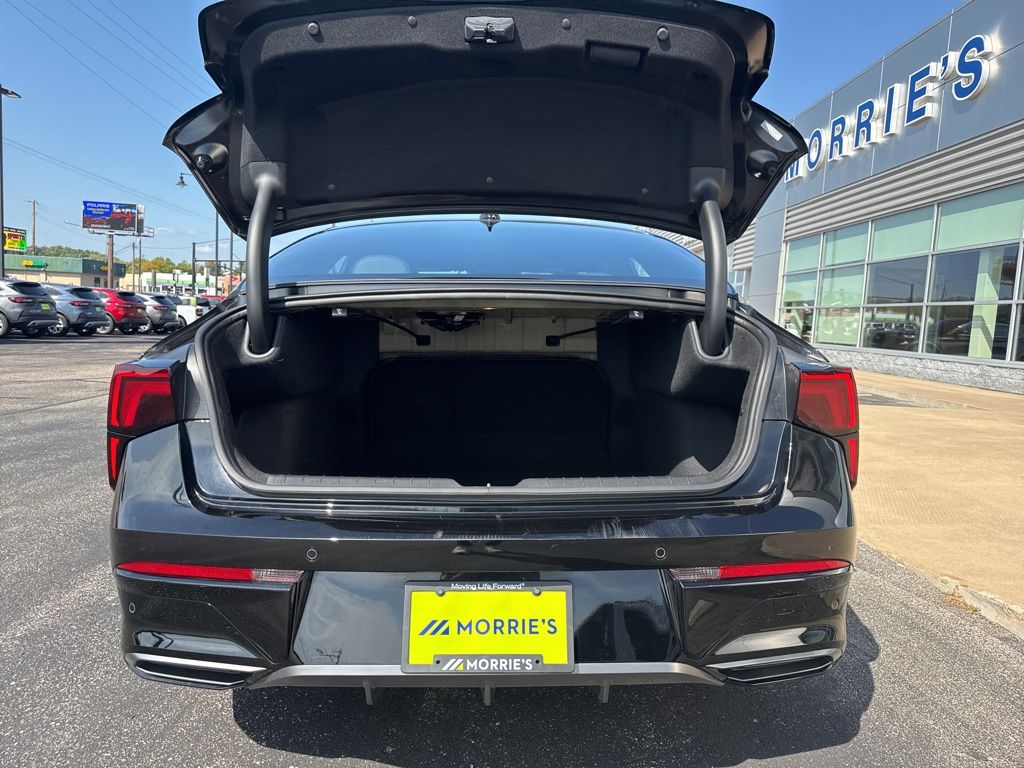 2025 Kia K5 GT-Line photo 8