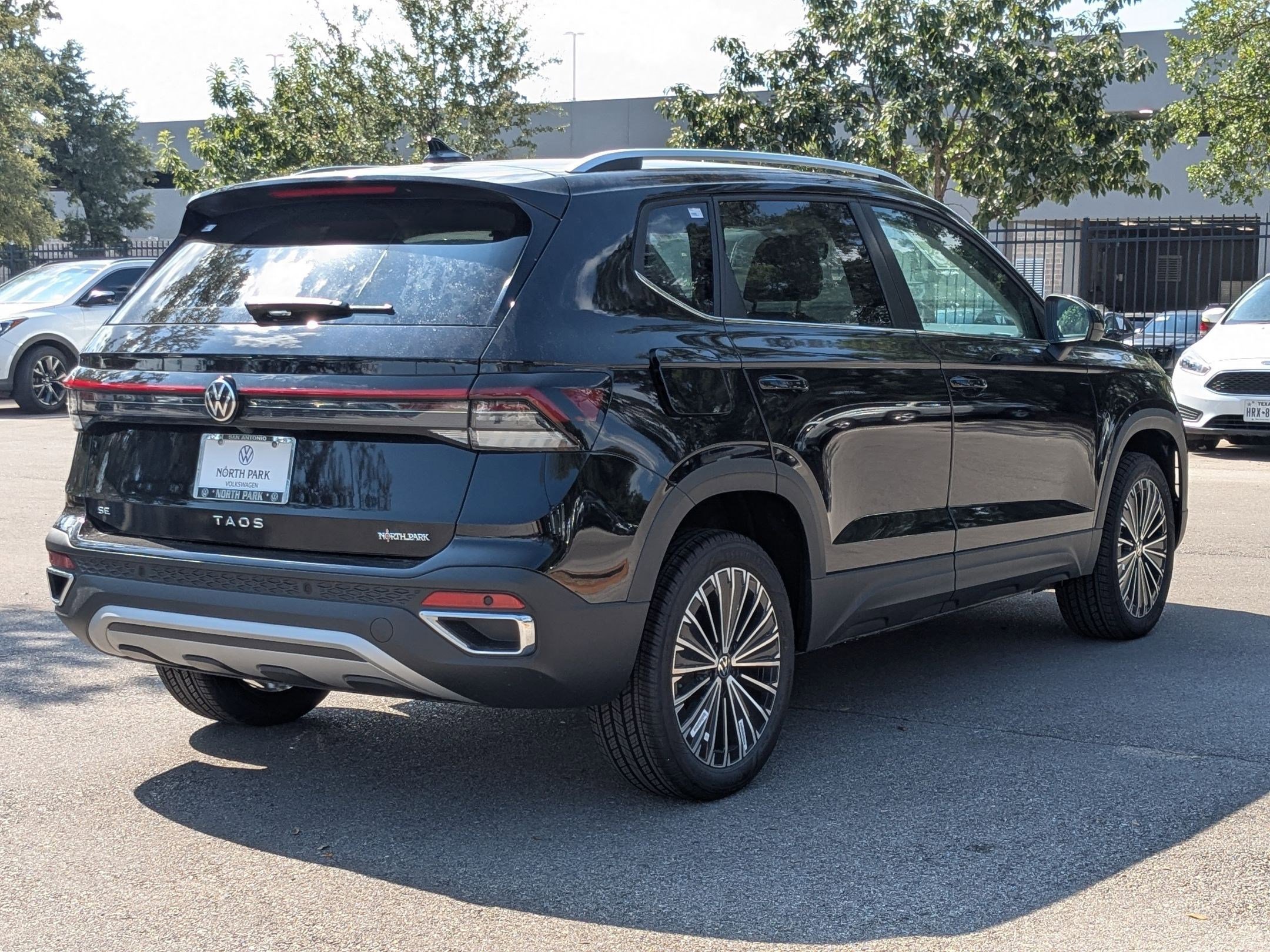 2025 Volkswagen Taos SE photo 2