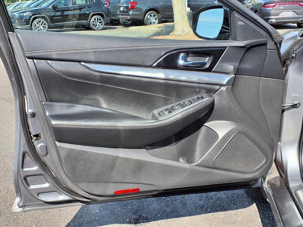 2020 Nissan Maxima SV photo 4