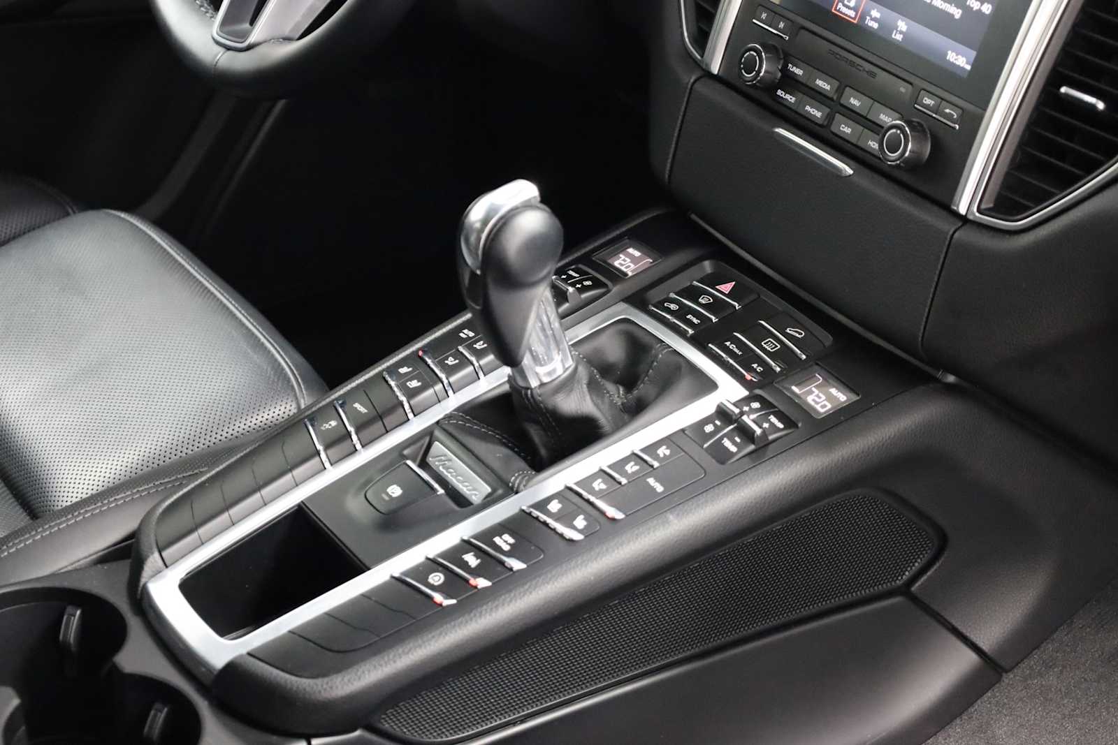 2018 Porsche Macan photo 20