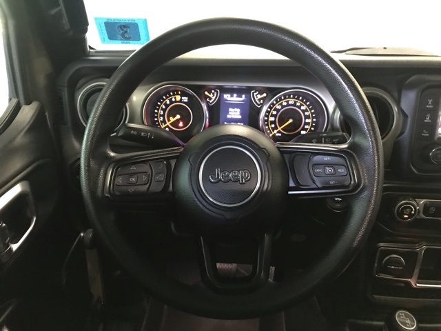 2020 Jeep Gladiator Sport photo 16