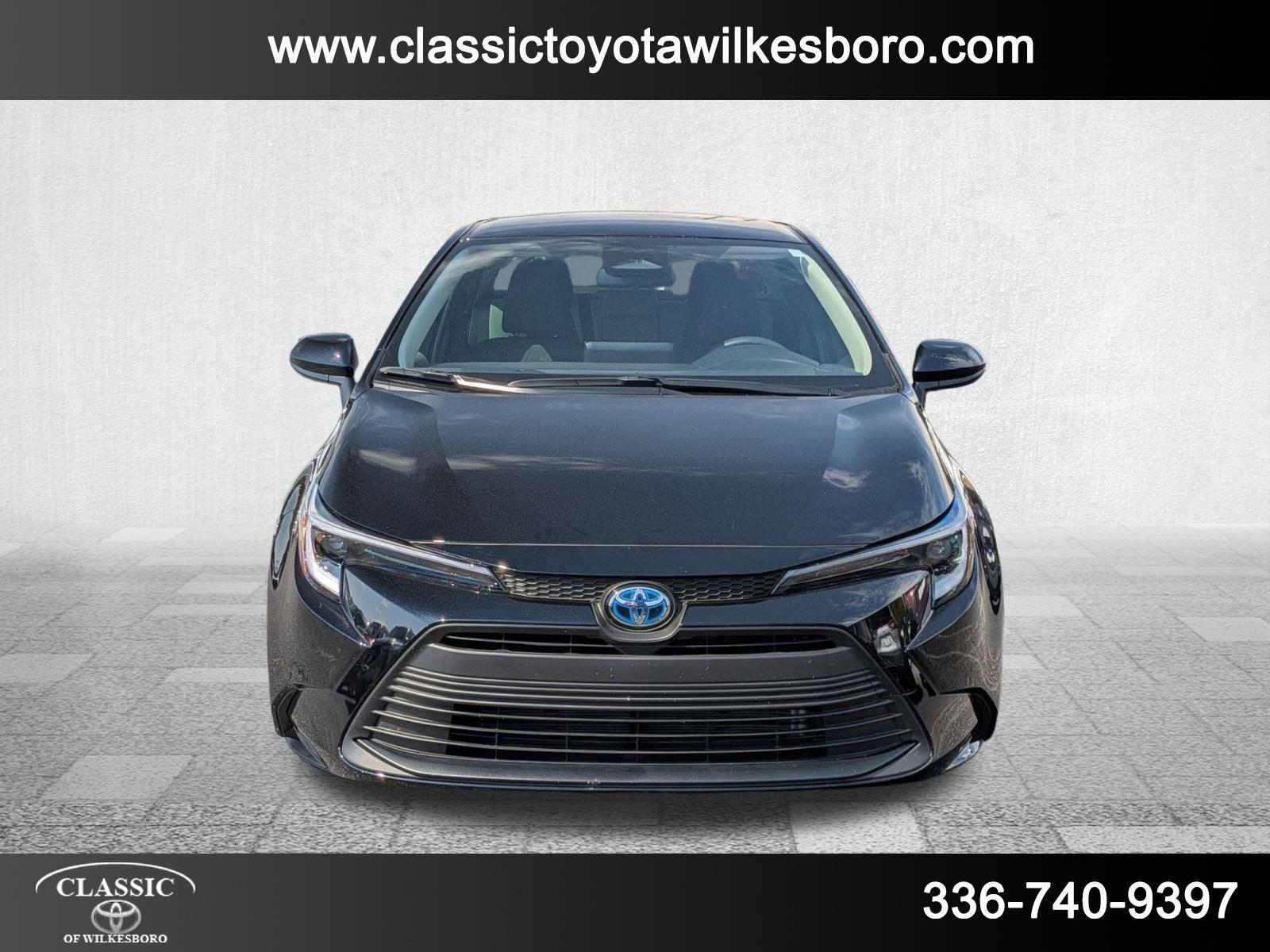 2025 Toyota Corolla Hybrid LE photo 3