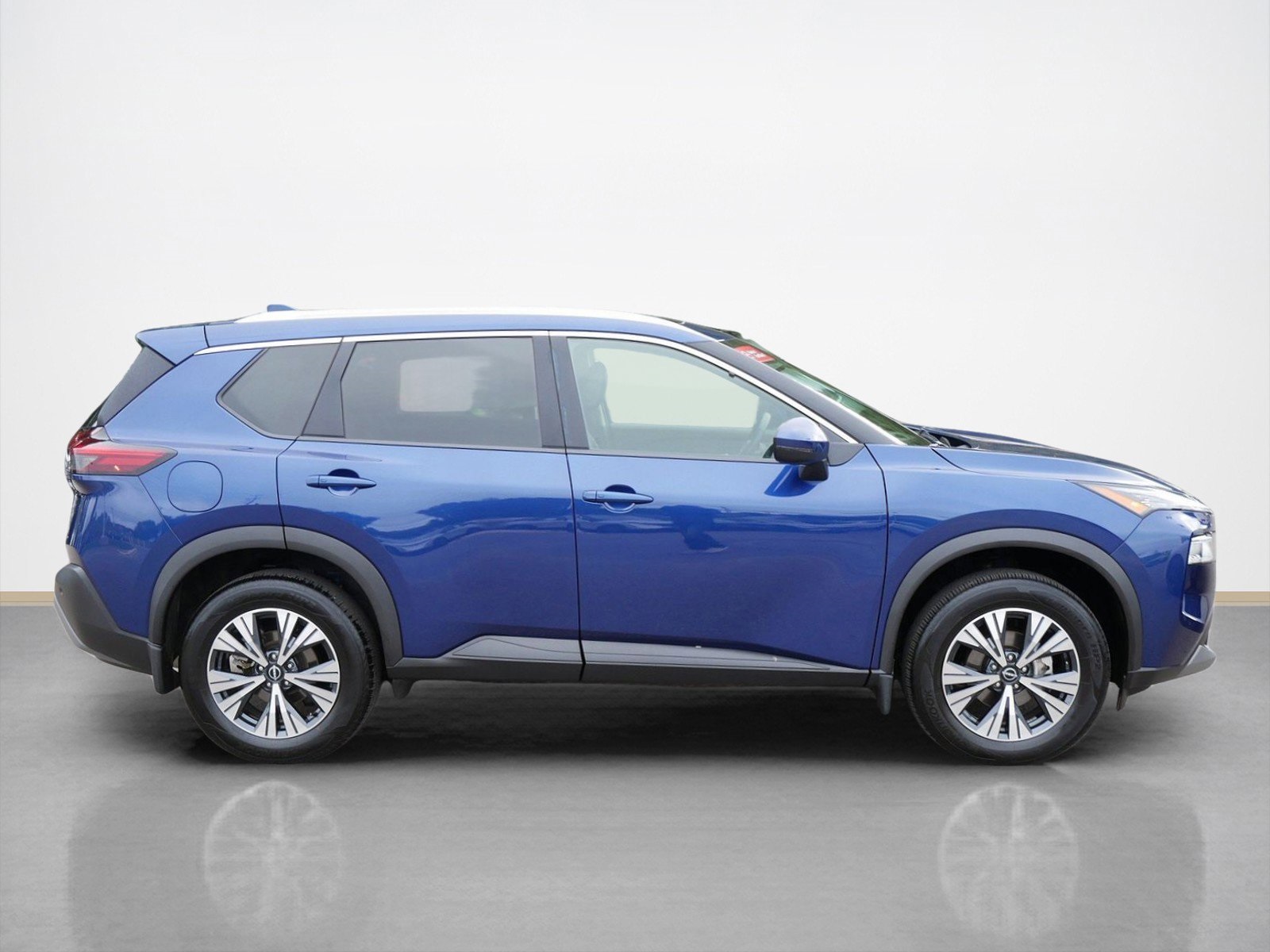 2023 Nissan Rogue SV photo 2