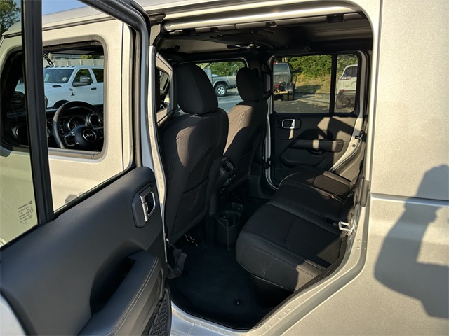 2023 Jeep Gladiator Overland photo 11