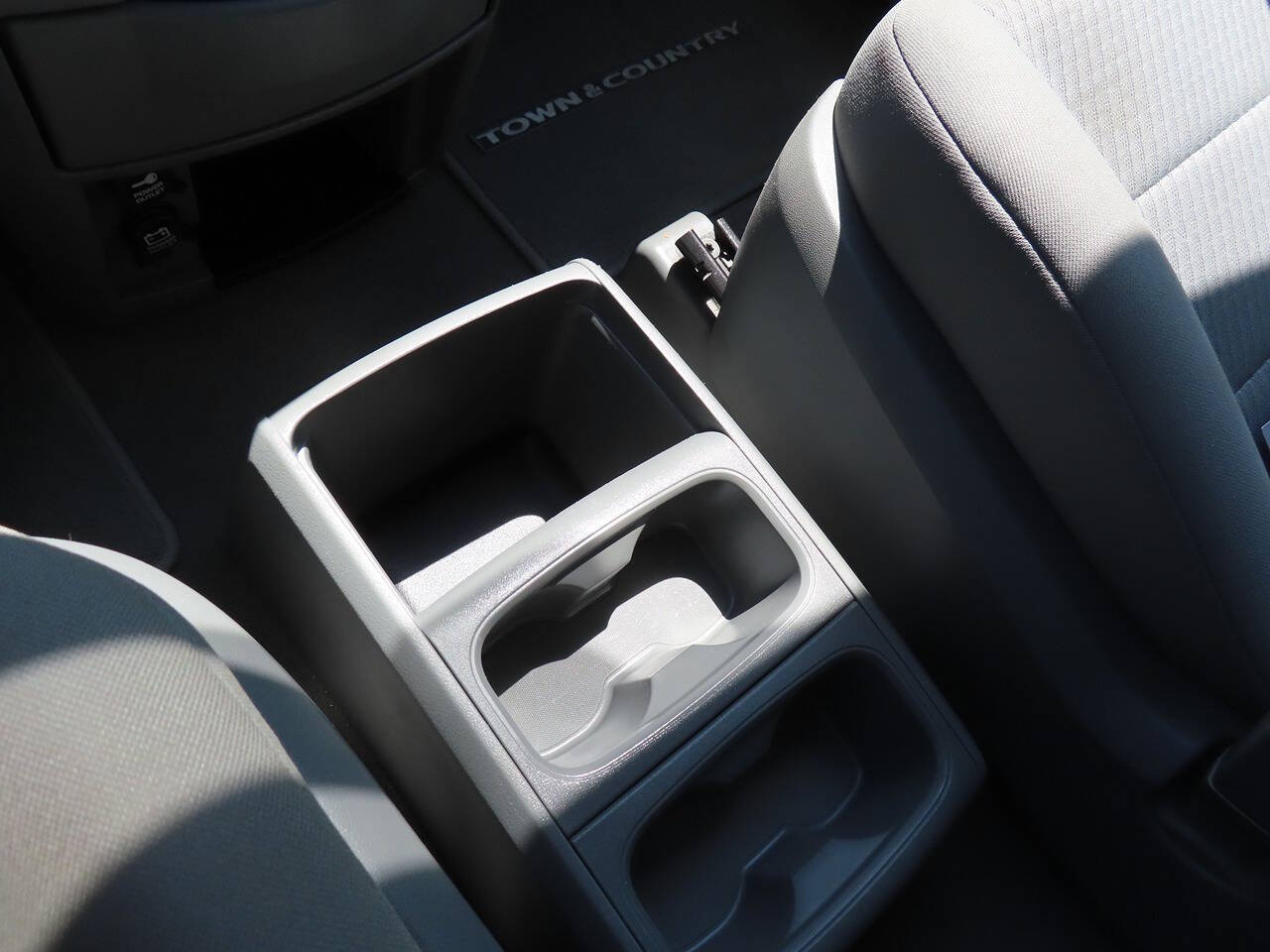 2009 Chrysler Town & Country Touring photo 19