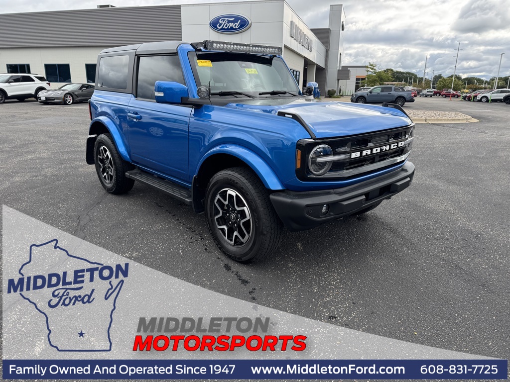 2021 Ford Bronco Outer Banks photo 2