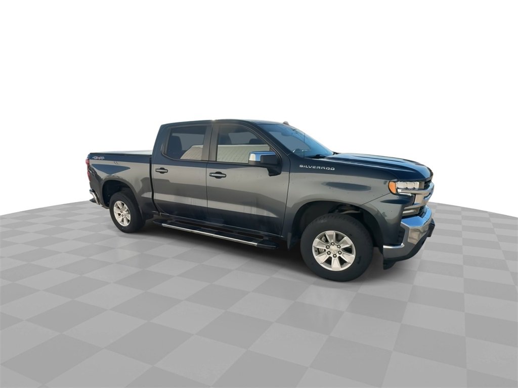 2021 Chevrolet Silverado 1500 LT photo 2