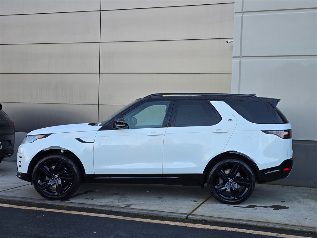 2025 Land Rover Discovery Metropolitan Edition photo 4