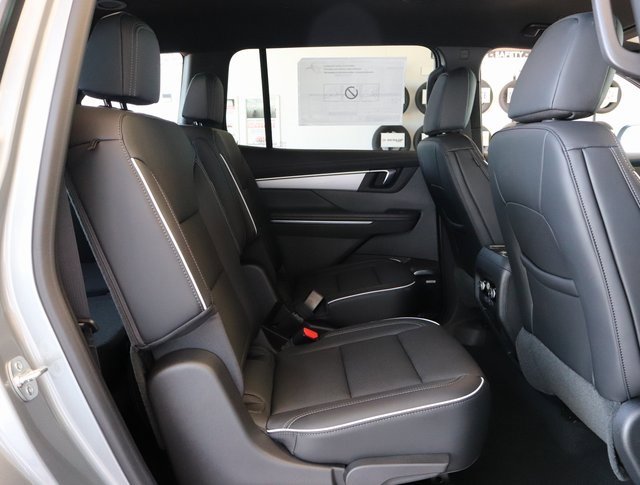 2025 Buick Enclave Preferred photo 18