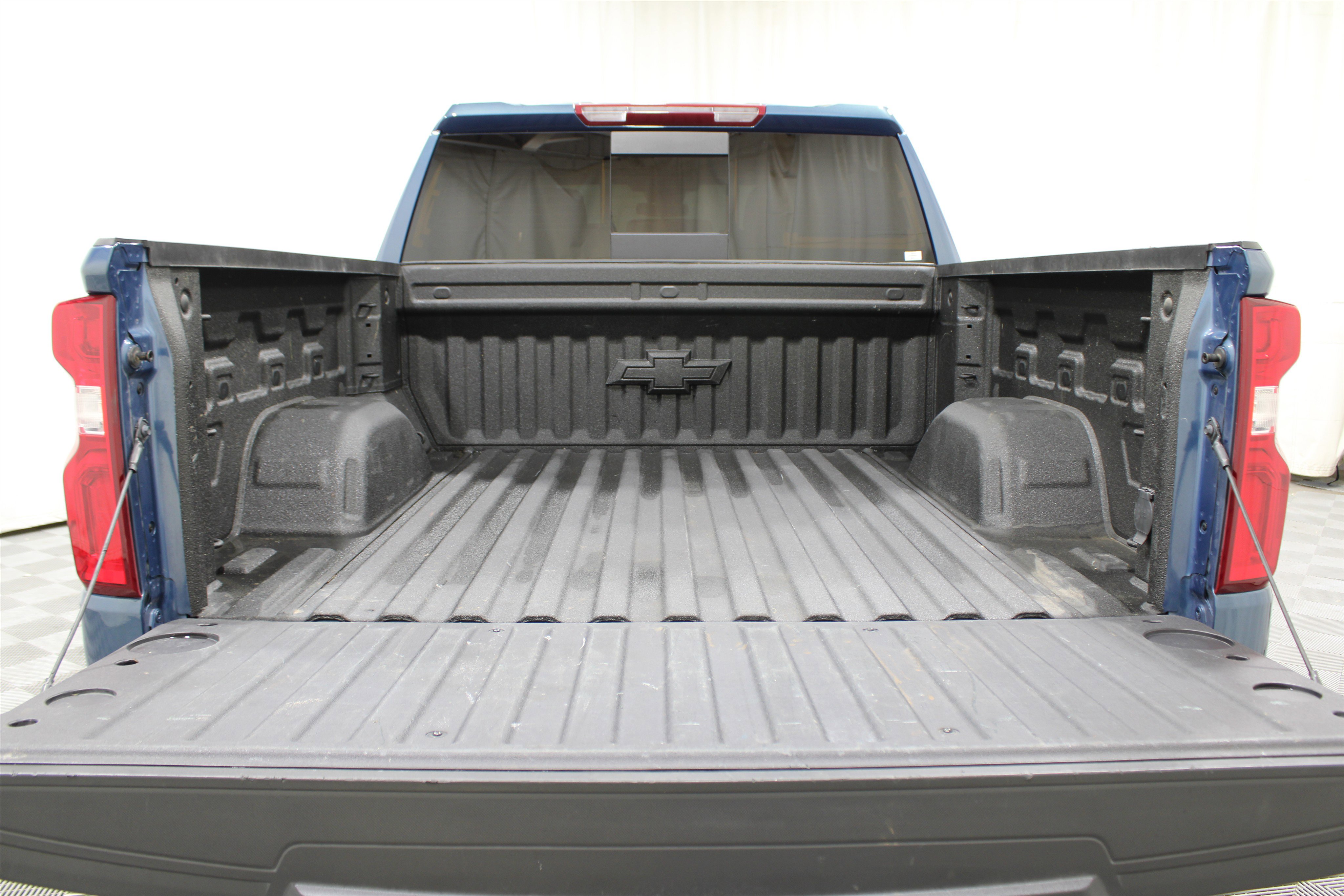 2024 Chevrolet Silverado 1500 RST photo 19