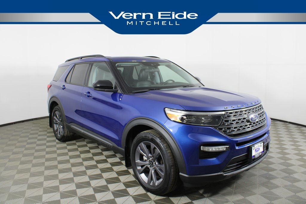 2023 Ford Explorer XLT's photo