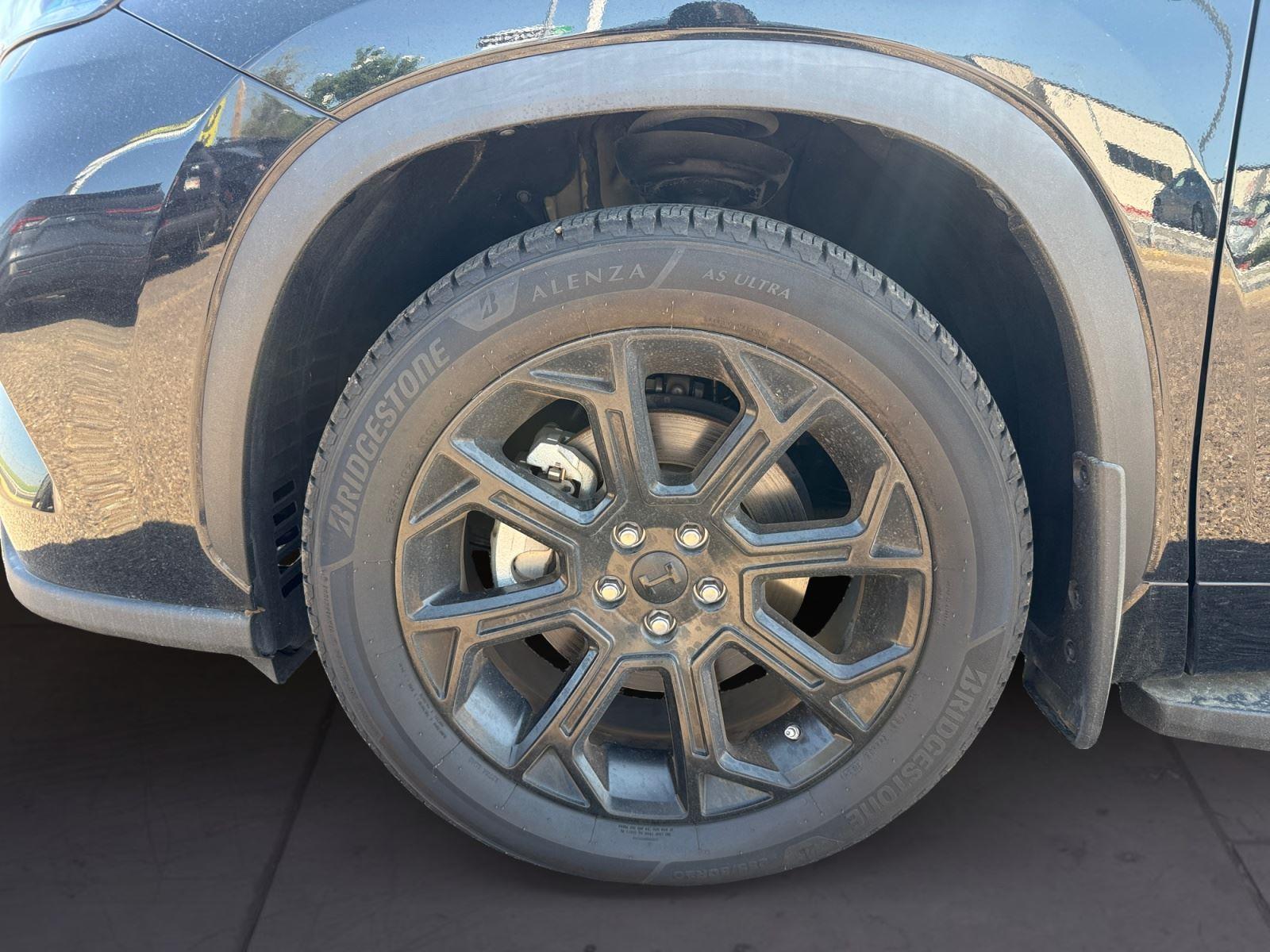 2022 Toyota Highlander L photo 14