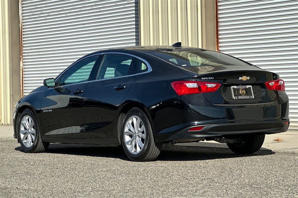 2023 Chevrolet Malibu 1LT photo 2