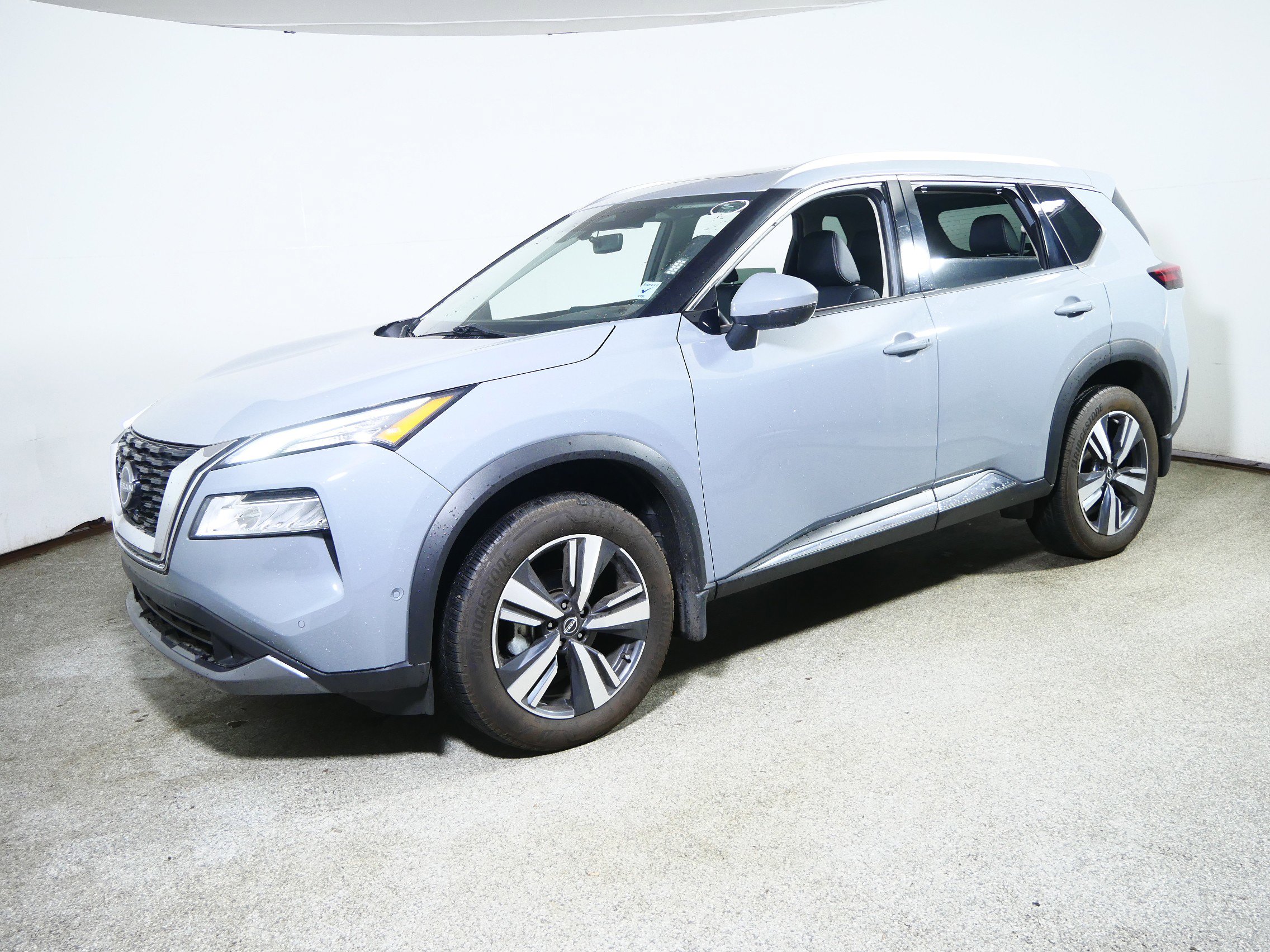 2023 Nissan Rogue SL photo 3