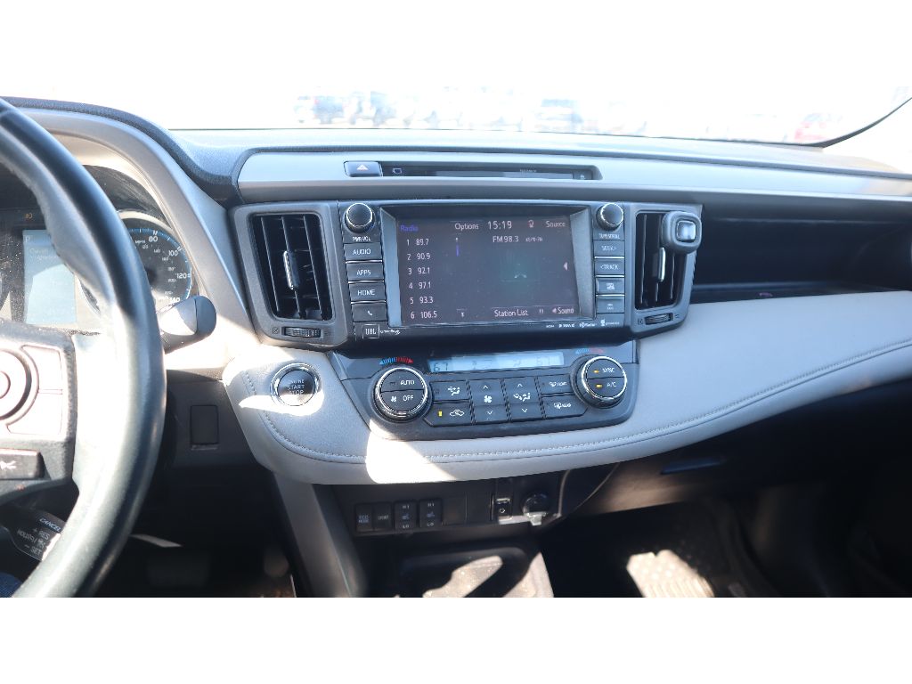 2016 Toyota RAV4 Limited photo 15